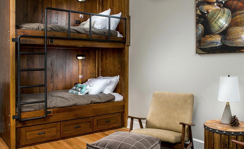 The Western Front Hotel, Virginia King Accessible with Bunk Beds
